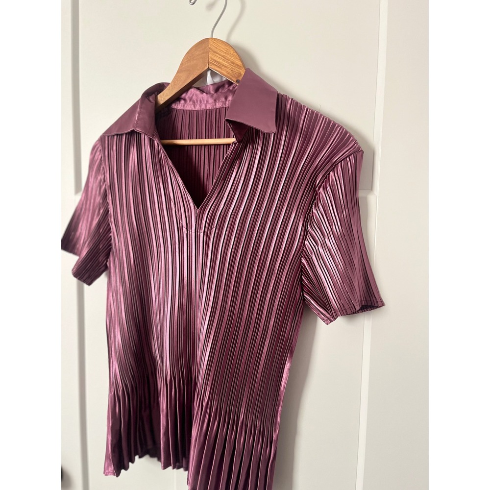 Plisse Metallic Collared Short Sleeve Blouse Top Women's Purple Size Small - Picture 2 of 4